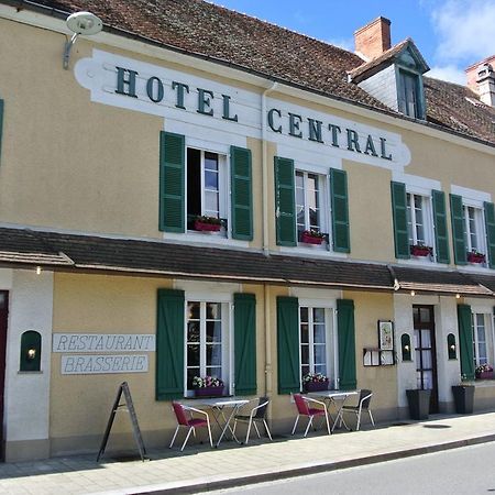 Hotel Le Central Boussac  Экстерьер фото