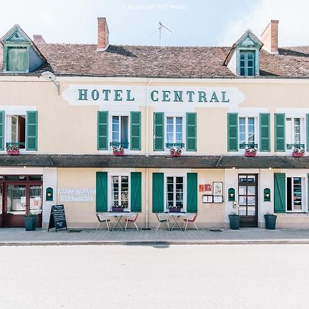 Hotel Le Central Boussac  Экстерьер фото