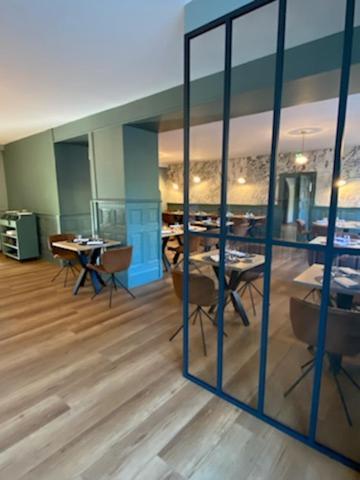 Hotel Le Central Boussac  Экстерьер фото