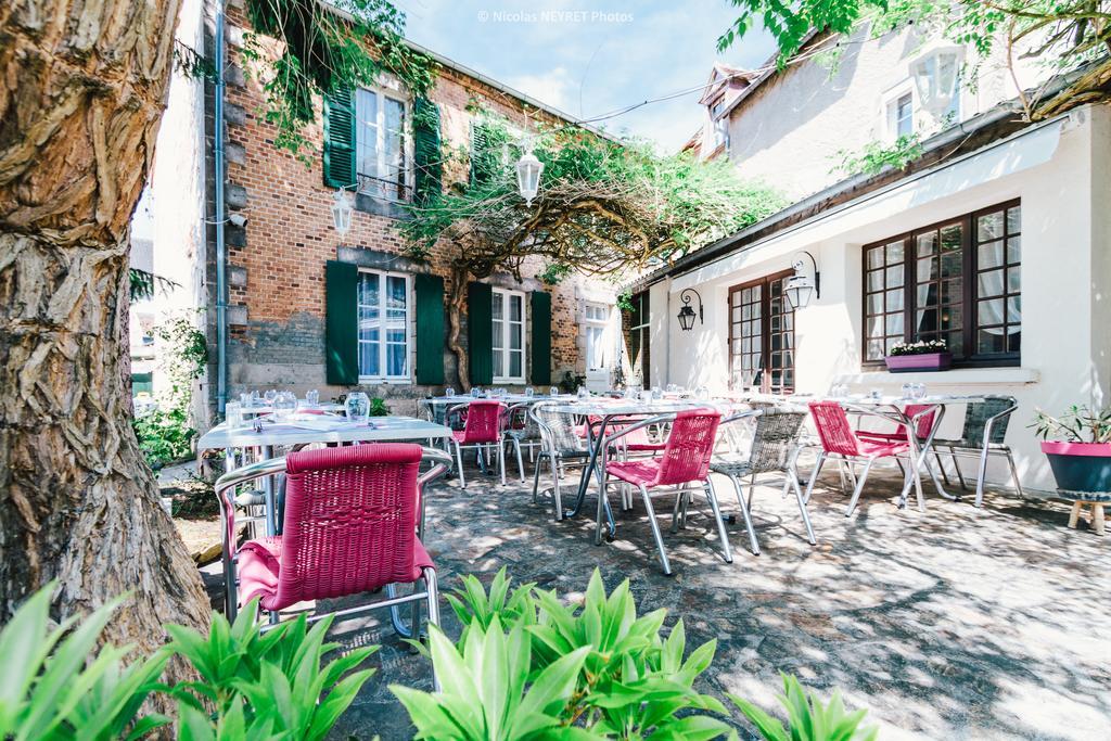 Hotel Le Central Boussac  Экстерьер фото