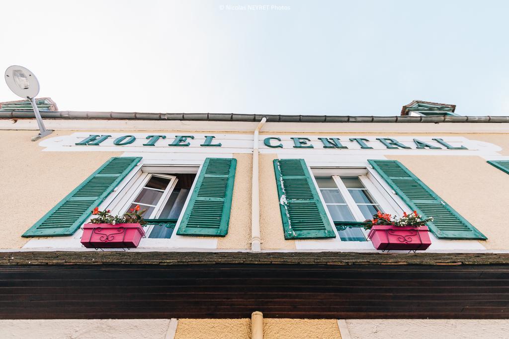 Hotel Le Central Boussac  Экстерьер фото