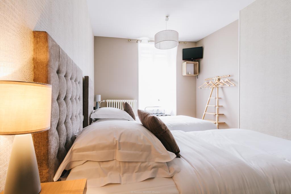 Hotel Le Central Boussac  Экстерьер фото