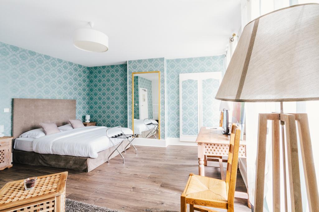 Hotel Le Central Boussac  Экстерьер фото